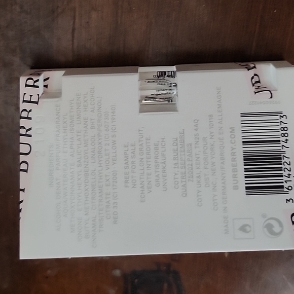 Burberry - Picture 3 of 3